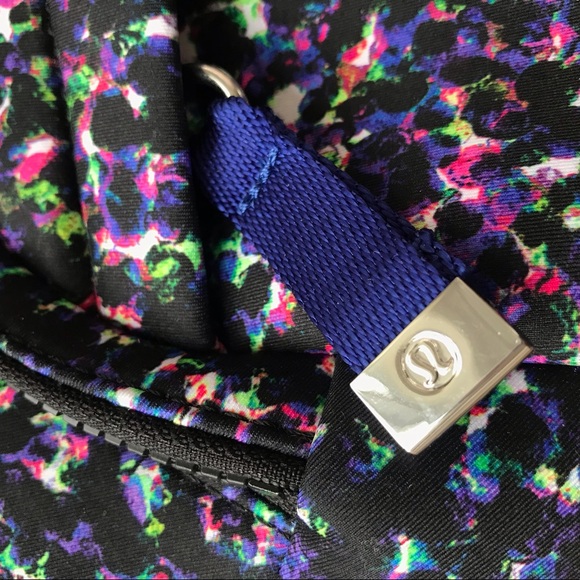 Lululemon SeaWheeze on the belt bag - Picture 4 of 5